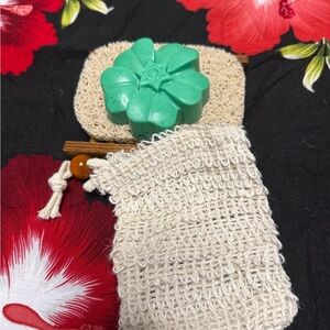 Watermelon Passionfruit Green Floral Soap with Exfoliating Pad